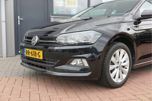 Volkswagen Polo 1.0 TSI 70kw 95pk Highline, Adaptive Cruise, PDC ,Navigatie , Stuurwiel multifuntioneel , Carplay, LMV 16", Sportstoelen,Buitenspiegels inklapbaar, etc. Complete historie bekend NL auto met NAP (recent onderhouden)