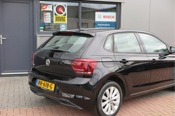 Volkswagen Polo 1.0 TSI 70kw 95pk Highline, Adaptive Cruise, PDC ,Navigatie , Stuurwiel multifuntioneel , Carplay, LMV 16", Sportstoelen,Buitenspiegels inklapbaar, etc. Complete historie bekend NL auto met NAP (recent onderhouden)