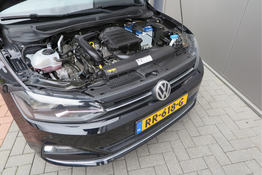 Volkswagen Polo 1.0 TSI 70kw 95pk Highline, Adaptive Cruise, PDC ,Navigatie , Stuurwiel multifuntioneel , Carplay, LMV 16", Sportstoelen,Buitenspiegels inklapbaar, etc. Complete historie bekend NL auto met NAP (recent onderhouden)