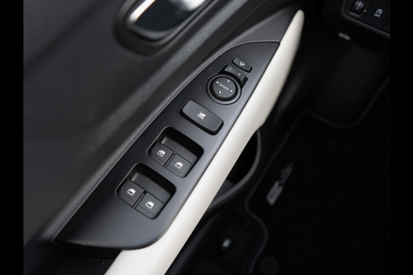 Kia Stonic 1.0 T-GDi MHEV GT-Line | Navigatie | Stoel en stuurverwarming |