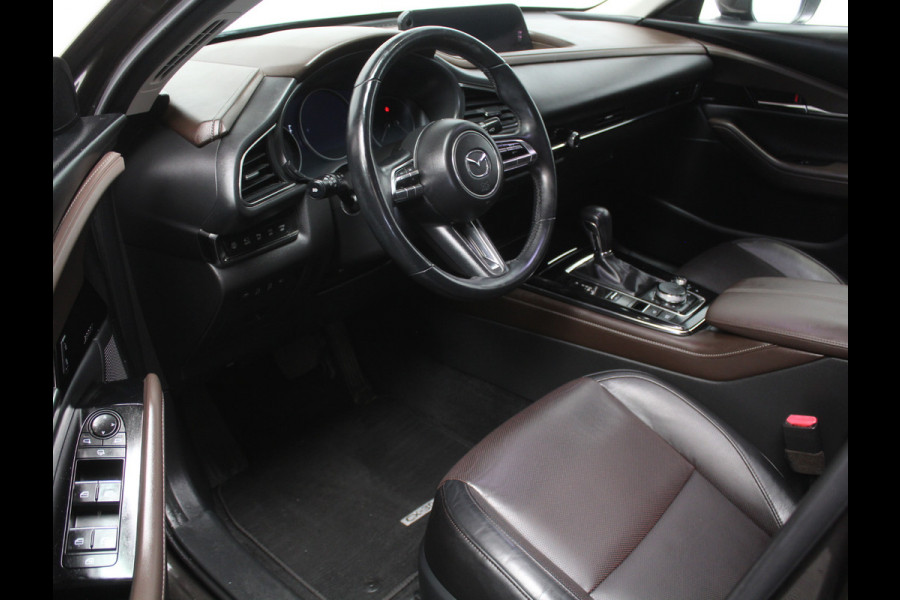 Mazda CX-30 2.0 e-SkyActiv-X M Hybrid Luxury CLIMATE | SCHDAK | LMV18 | CARPLAY | MEMSEATS | STOEL/STUURVERW | HEAD-UP | LEER | AFNBTRHAAK |