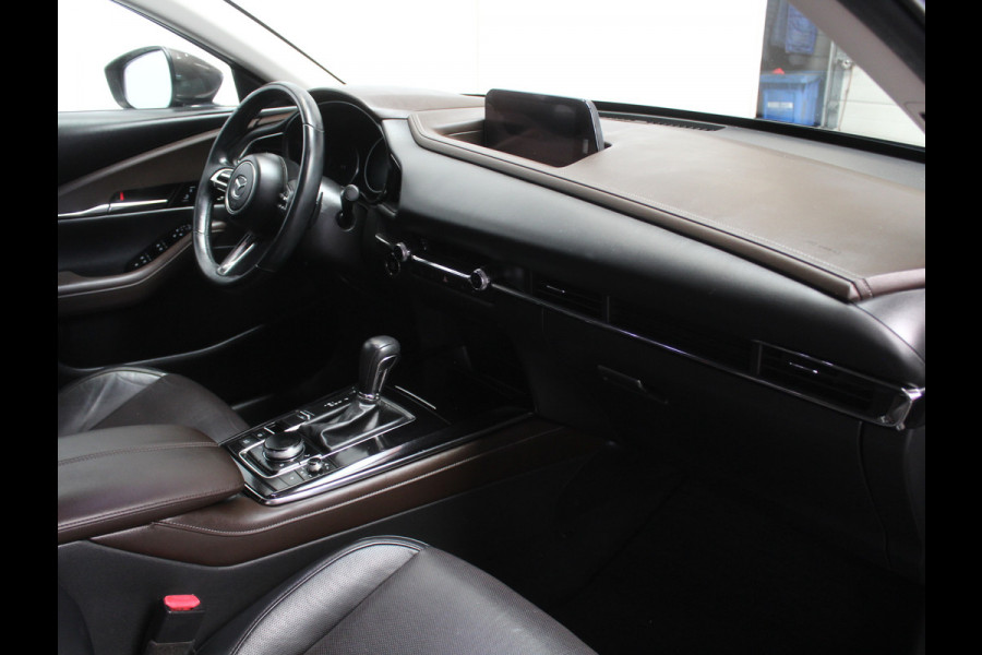 Mazda CX-30 2.0 e-SkyActiv-X M Hybrid Luxury CLIMATE | SCHDAK | LMV18 | CARPLAY | MEMSEATS | STOEL/STUURVERW | HEAD-UP | LEER | AFNBTRHAAK |