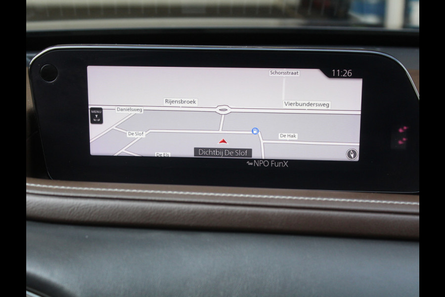 Mazda CX-30 2.0 e-SkyActiv-X M Hybrid Luxury CLIMATE | SCHDAK | LMV18 | CARPLAY | MEMSEATS | STOEL/STUURVERW | HEAD-UP | LEER | AFNBTRHAAK |