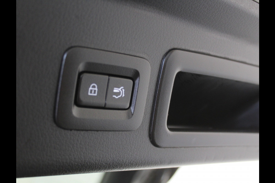 Mazda CX-30 2.0 e-SkyActiv-X M Hybrid Luxury CLIMATE | SCHDAK | LMV18 | CARPLAY | MEMSEATS | STOEL/STUURVERW | HEAD-UP | LEER | AFNBTRHAAK |