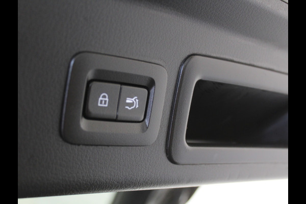 Mazda CX-30 2.0 e-SkyActiv-X M Hybrid Luxury CLIMATE | SCHDAK | LMV18 | CARPLAY | MEMSEATS | STOEL/STUURVERW | HEAD-UP | LEER | AFNBTRHAAK |