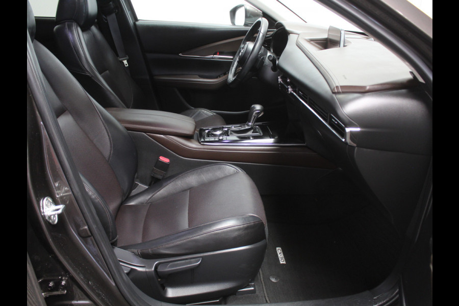 Mazda CX-30 2.0 e-SkyActiv-X M Hybrid Luxury CLIMATE | SCHDAK | LMV18 | CARPLAY | MEMSEATS | STOEL/STUURVERW | HEAD-UP | LEER | AFNBTRHAAK |