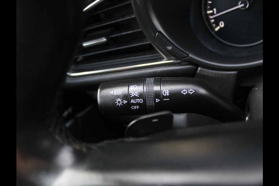 Mazda CX-30 2.0 e-SkyActiv-X M Hybrid Luxury CLIMATE | SCHDAK | LMV18 | CARPLAY | MEMSEATS | STOEL/STUURVERW | HEAD-UP | LEER | AFNBTRHAAK |