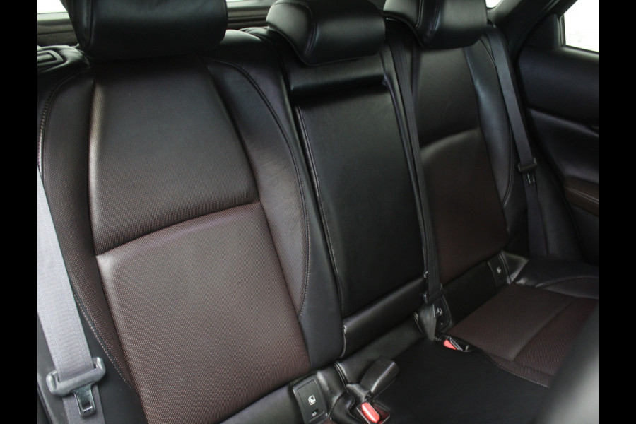 Mazda CX-30 2.0 e-SkyActiv-X M Hybrid Luxury CLIMATE | SCHDAK | LMV18 | CARPLAY | MEMSEATS | STOEL/STUURVERW | HEAD-UP | LEER | AFNBTRHAAK |