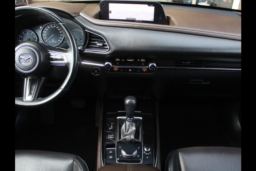 Mazda CX-30 2.0 e-SkyActiv-X M Hybrid Luxury CLIMATE | SCHDAK | LMV18 | CARPLAY | MEMSEATS | STOEL/STUURVERW | HEAD-UP | LEER | AFNBTRHAAK |