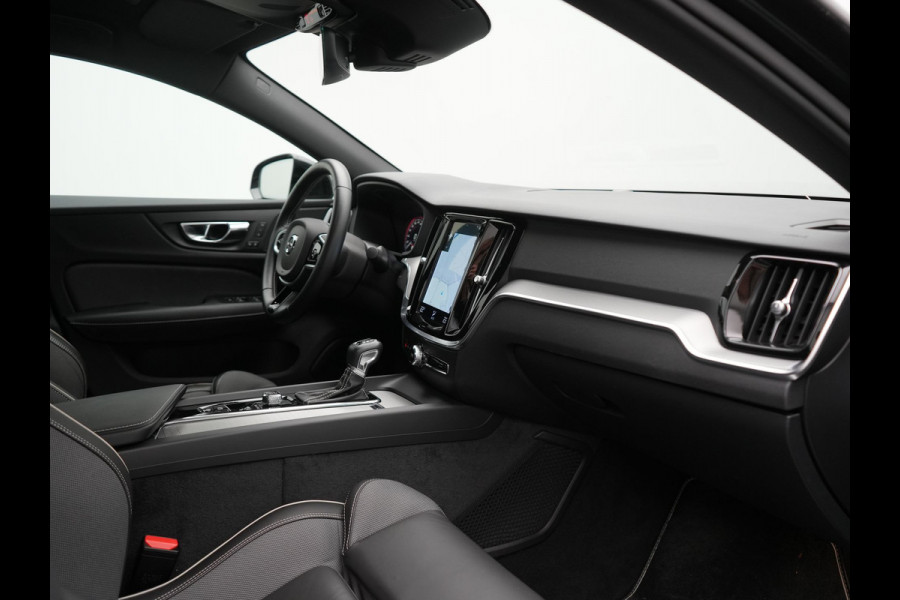Volvo S60 T4 R-Design 191pk | Lederen Sportstoelen Memory | Camera | 19"L.M. | Apple Carplay | Virtual Cockpit | Navigatie | DAB | Cruise Control |