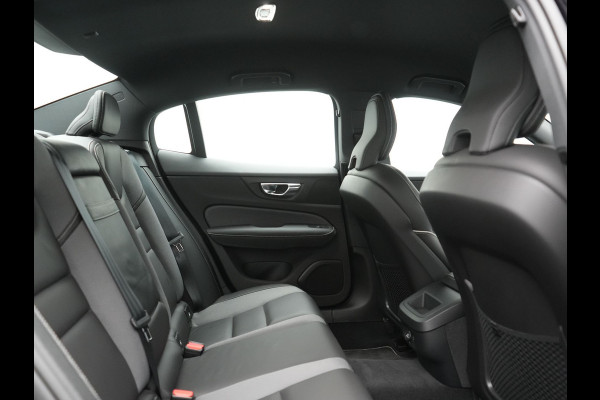 Volvo S60 T4 R-Design 191pk | Lederen Sportstoelen Memory | Camera | 19"L.M. | Apple Carplay | Virtual Cockpit | Navigatie | DAB | Cruise Control |