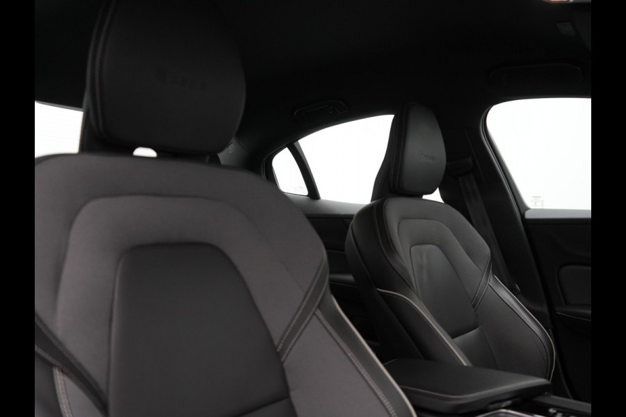 Volvo S60 T4 R-Design 191pk | Lederen Sportstoelen Memory | Camera | 19"L.M. | Apple Carplay | Virtual Cockpit | Navigatie | DAB | Cruise Control |