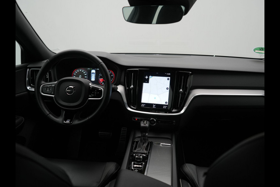 Volvo S60 T4 R-Design 191pk | Lederen Sportstoelen Memory | Camera | 19"L.M. | Apple Carplay | Virtual Cockpit | Navigatie | DAB | Cruise Control |