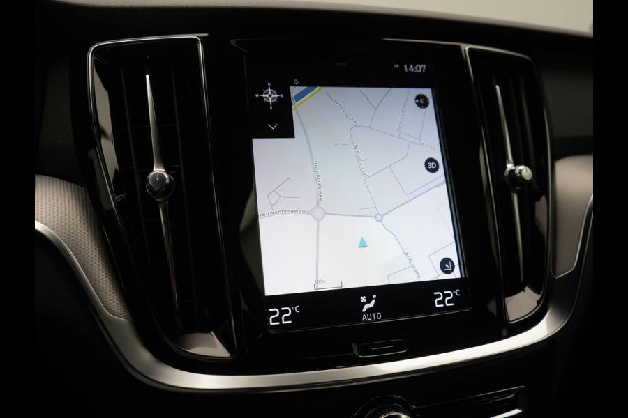Volvo S60 T4 R-Design 191pk | Lederen Sportstoelen Memory | Camera | 19"L.M. | Apple Carplay | Virtual Cockpit | Navigatie | DAB | Cruise Control |