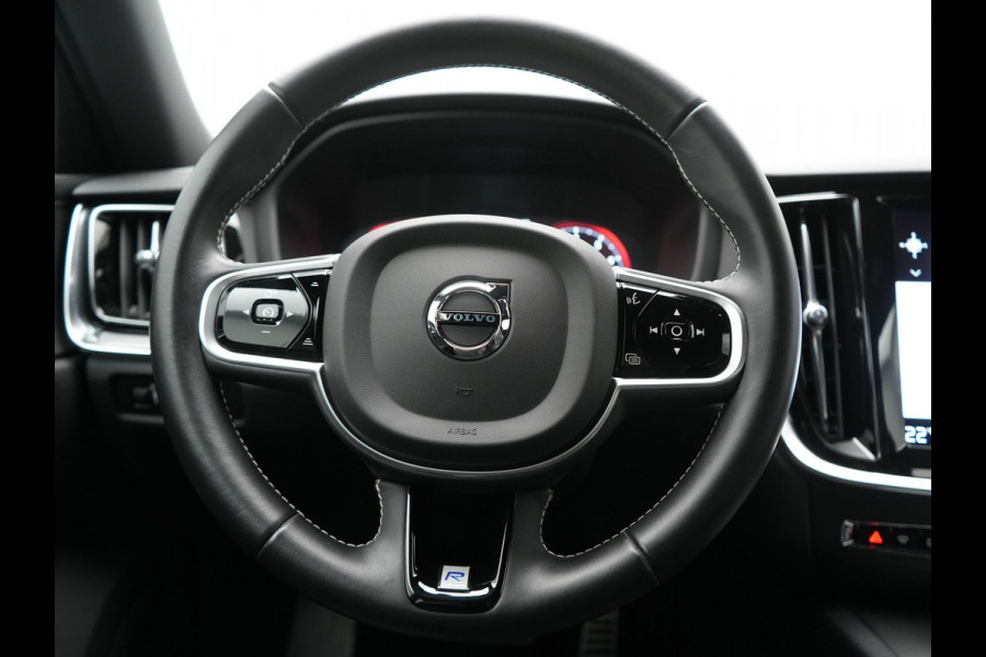 Volvo S60 T4 R-Design 191pk | Lederen Sportstoelen Memory | Camera | 19"L.M. | Apple Carplay | Virtual Cockpit | Navigatie | DAB | Cruise Control |