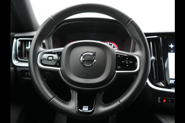 Volvo S60 T4 R-Design 191pk | Lederen Sportstoelen Memory | Camera | 19"L.M. | Apple Carplay | Virtual Cockpit | Navigatie | DAB | Cruise Control |