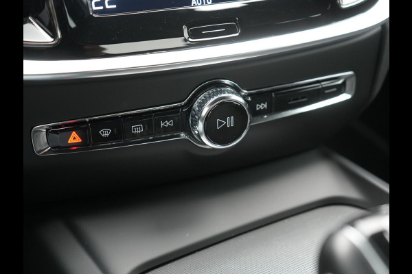 Volvo S60 T4 R-Design 191pk | Lederen Sportstoelen Memory | Camera | 19"L.M. | Apple Carplay | Virtual Cockpit | Navigatie | DAB | Cruise Control |