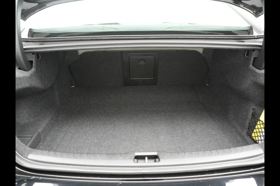 Volvo S60 T4 R-Design 191pk | Lederen Sportstoelen Memory | Camera | 19"L.M. | Apple Carplay | Virtual Cockpit | Navigatie | DAB | Cruise Control |