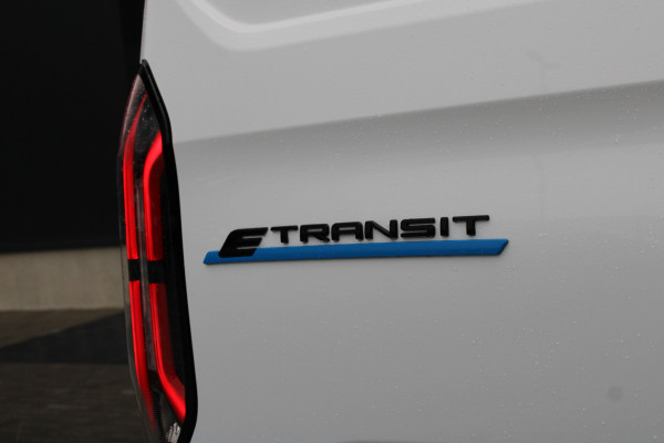 Ford E-Transit Custom 320 L1H1 Limited 71 kWh 218pk - 2x Schuifdeur - Trekhaak - Camera - Carplay - Rijklaar