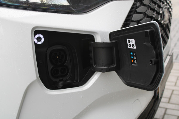 Ford E-Transit Custom 320 L1H1 Limited 71 kWh 218pk - 2x Schuifdeur - Trekhaak - Camera - Carplay - Rijklaar