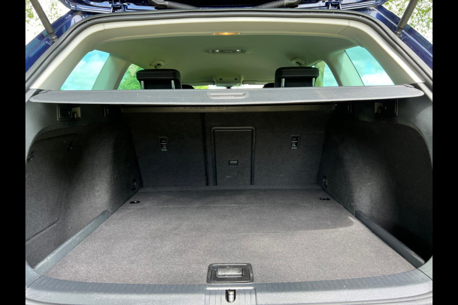 Volkswagen Golf Variant 1.0 TSI Highline Business R- line + Virtual cockpit |