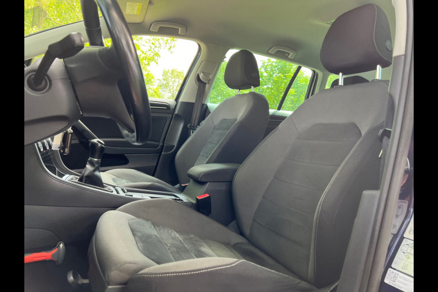 Volkswagen Golf Variant 1.0 TSI Highline Business R- line + Virtual cockpit |