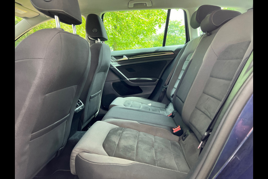 Volkswagen Golf Variant 1.0 TSI Highline Business R- line + Virtual cockpit |