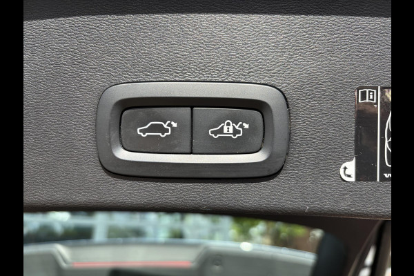 Volvo XC40 1.5 T5 Recharge Inscription AUTOMAAT | TREKHAAK | PANORAMADAK | LEDER| DEALER ONDERHOUDEN| HARMAN KARDON| DODE HOEK SENSOR| 360 CAMERA|
