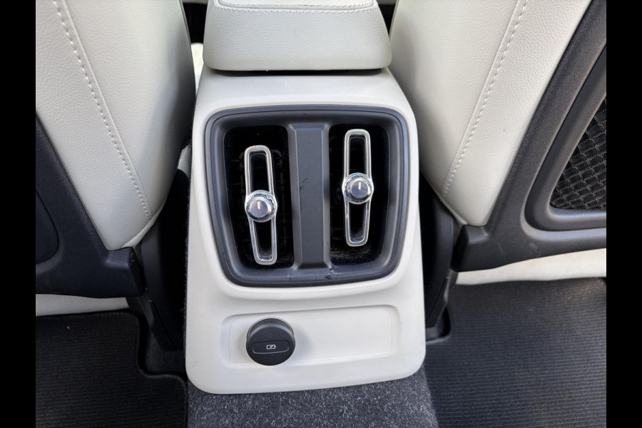 Volvo XC40 1.5 T5 Recharge Inscription AUTOMAAT | TREKHAAK | PANORAMADAK | LEDER| DEALER ONDERHOUDEN| HARMAN KARDON| DODE HOEK SENSOR| 360 CAMERA|