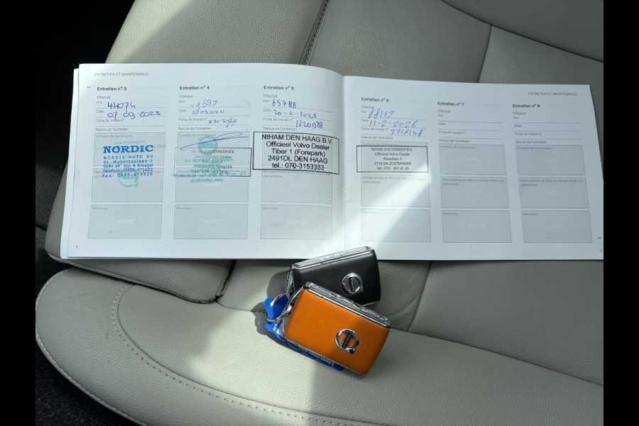 Volvo XC40 1.5 T5 Recharge Inscription AUTOMAAT | TREKHAAK | PANORAMADAK | LEDER| DEALER ONDERHOUDEN| HARMAN KARDON| DODE HOEK SENSOR| 360 CAMERA|