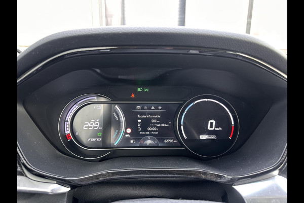 Kia e-Niro ExecutiveLine 64 kWh | SOH: 97,3% | Fase 3 | Warmtepomp | Adaptive CC | Navi |