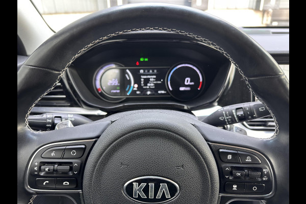 Kia e-Niro ExecutiveLine 64 kWh | SOH: 97,3% | Fase 3 | Warmtepomp | Adaptive CC | Navi |
