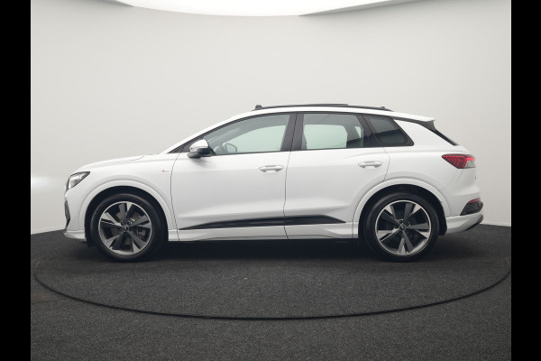 Audi Q4 e-tron 45 Quattro S edition 77 kWh 265pk Dealer O.H. | Panodak  | 20"L.M. | Sportstoelen Verwarmd | Navigatie | Virtual Cockpit | Standkachel | DAB |