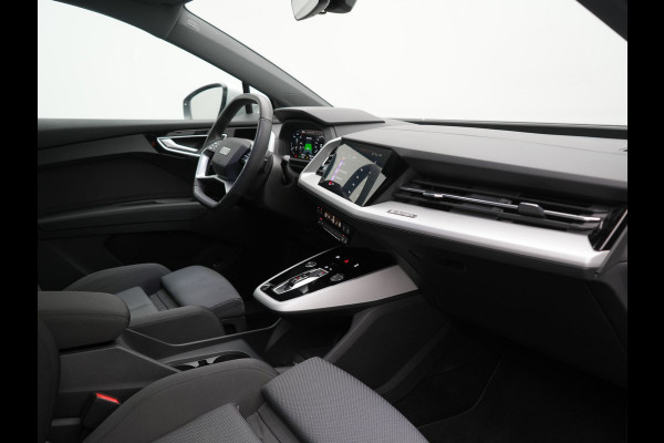 Audi Q4 e-tron 45 Quattro S edition 77 kWh 265pk Dealer O.H. | Panodak  | 20"L.M. | Sportstoelen Verwarmd | Navigatie | Virtual Cockpit | Standkachel | DAB |