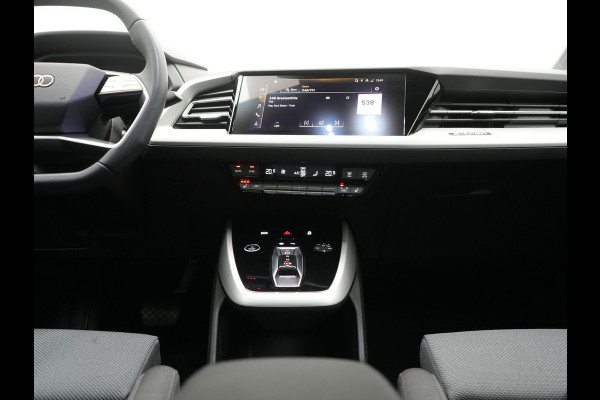 Audi Q4 e-tron 45 Quattro S edition 77 kWh 265pk Dealer O.H. | Panodak  | 20"L.M. | Sportstoelen Verwarmd | Navigatie | Virtual Cockpit | Standkachel | DAB |