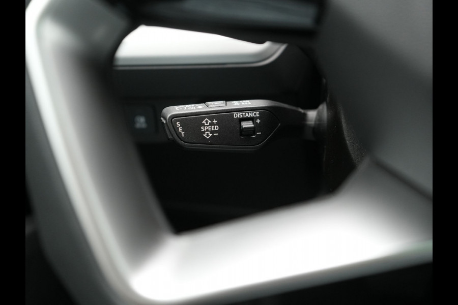 Audi Q4 e-tron 45 Quattro S edition 77 kWh 265pk Dealer O.H. | Panodak  | 20"L.M. | Sportstoelen Verwarmd | Navigatie | Virtual Cockpit | Standkachel | DAB |