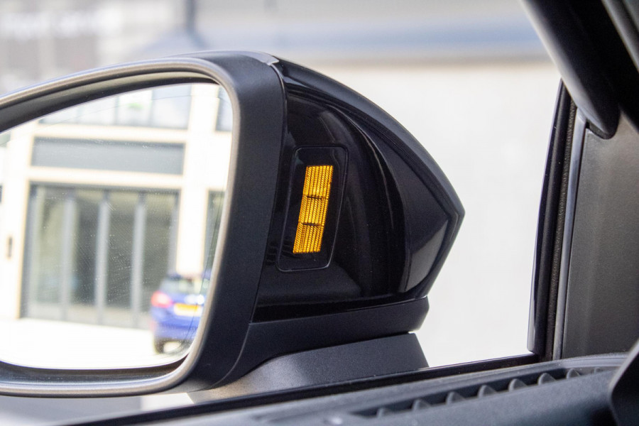 Audi A3 Sportback 45 TFSIe Sline Competition PANO CAMERA ACC SFEER