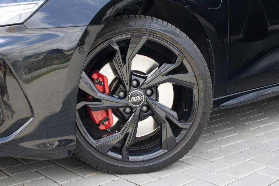 Audi A3 Sportback 45 TFSIe Sline Competition PANO CAMERA ACC SFEER
