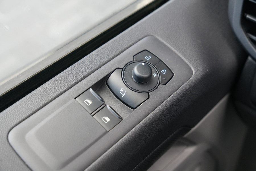 Ford Transit Custom 320 2.0 TDCI L1H1 Trend 170pk - 2x Schuif - Camera - Stoelverwarming - Carplay - LED - Rijklaar