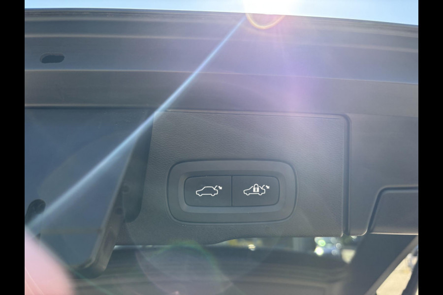 Volvo XC60 2.0 Recharge T8 AWD Business Pro 390pk Adaptieve Cruise | Open dak | Lederen Bekleding | Memory Stoel | Elektrische Achterklep