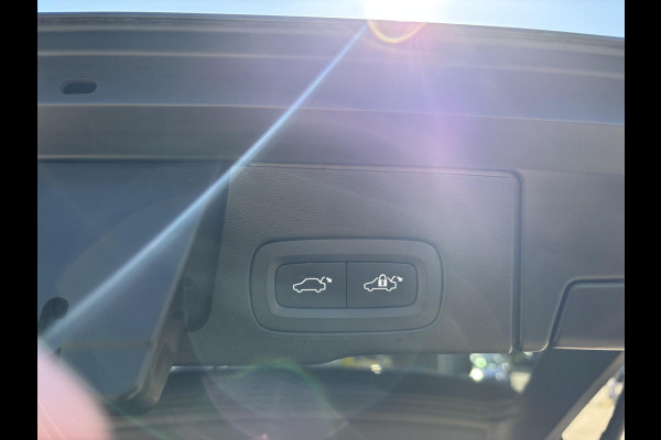 Volvo XC60 2.0 Recharge T8 AWD Business Pro 390pk Adaptieve Cruise | Open dak | Lederen Bekleding | Memory Stoel | Elektrische Achterklep
