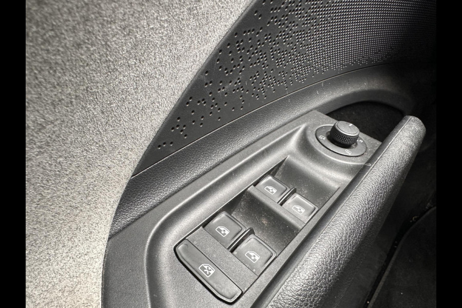 Škoda ENYAQ iV 60 | SOH: 92,6% | Trekhaak wkb | Panoramadak | Navi | LED |