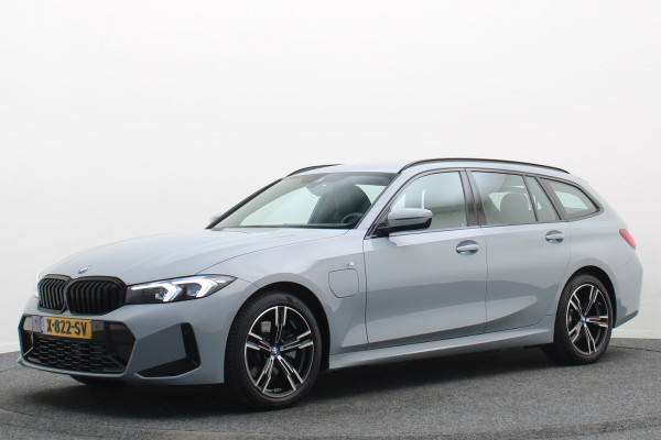 BMW 3 Serie Touring 320e M Sport Leder/Alcantara, Virtual Cockpit, LED, Elek. trekhaak, Apple Carplay, 18"