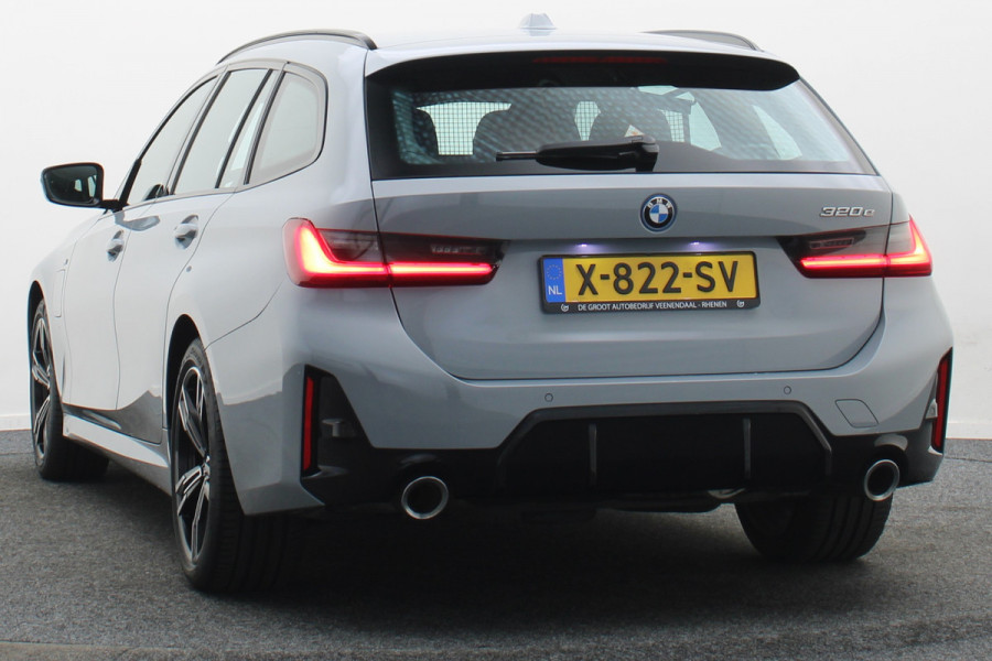 BMW 3 Serie Touring 320e M Sport Leder/Alcantara, Virtual Cockpit, LED, Elek. trekhaak, Apple Carplay, 18"