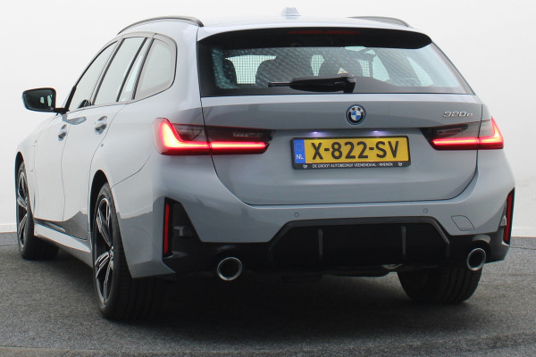 BMW 3 Serie Touring 320e M Sport Leder/Alcantara, Virtual Cockpit, LED, Elek. trekhaak, Apple Carplay, 18"