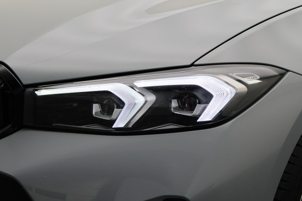 BMW 3 Serie Touring 320e M Sport Leder/Alcantara, Virtual Cockpit, LED, Elek. trekhaak, Apple Carplay, 18"
