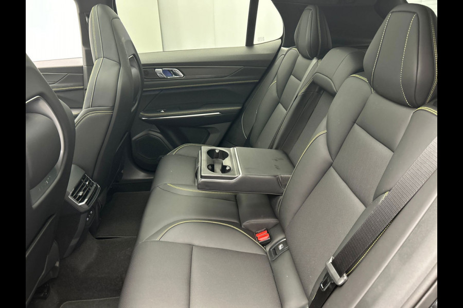 Lynk & Co 01 1.5 Core More Leder | Pano | Stoel+Stuurwielverwarming | Keyless