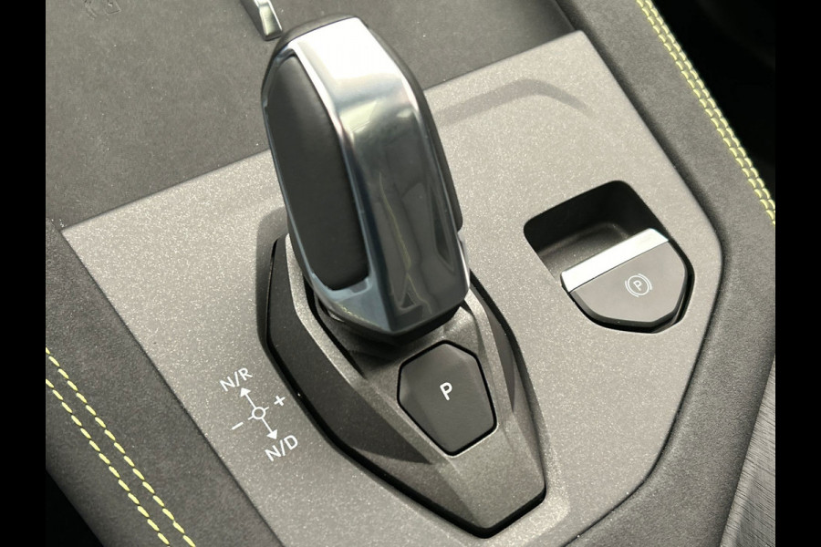Lynk & Co 01 1.5 Core More Leder | Pano | Stoel+Stuurwielverwarming | Keyless