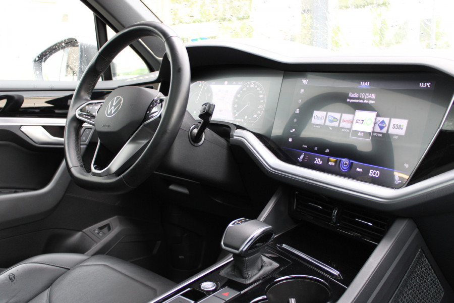 Volkswagen Touareg 3.0 TSi eHybrid Elegance | Luchtvering | Trekhaak | Memory | Head-Up | Panoramadak