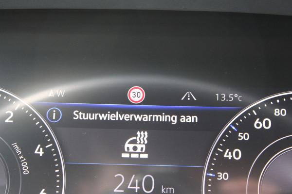 Volkswagen Touareg 3.0 TSi eHybrid Elegance | Luchtvering | Trekhaak | Memory | Head-Up | Panoramadak